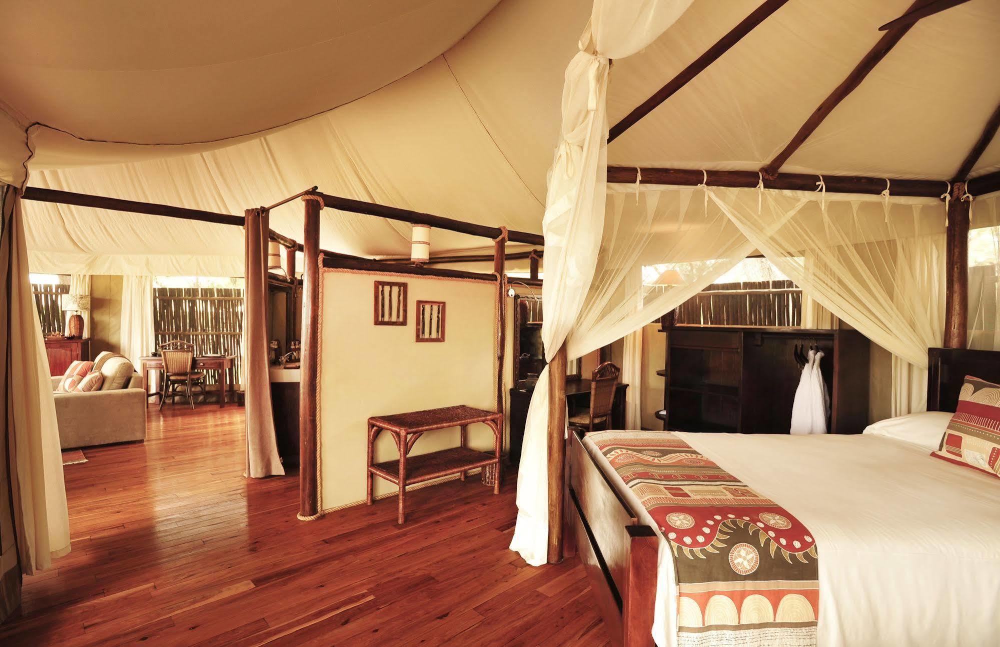 Anabezi Camp Hotell Jeki Exteriör bild